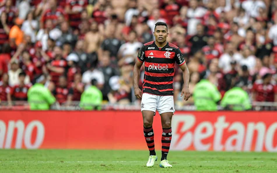 Alex Sandro projeta duelo entre Flamengo e Chelsea no Mundial: 'Diferente'