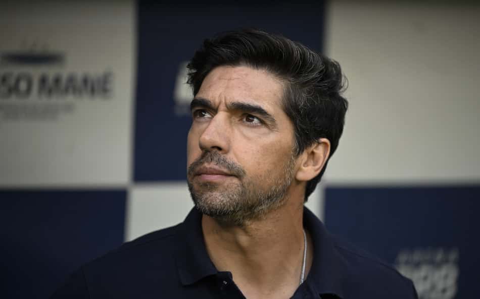 Abel Ferreira revela choro e momento de maior vergonha no Palmeiras: 'Sangrei por dentro'
