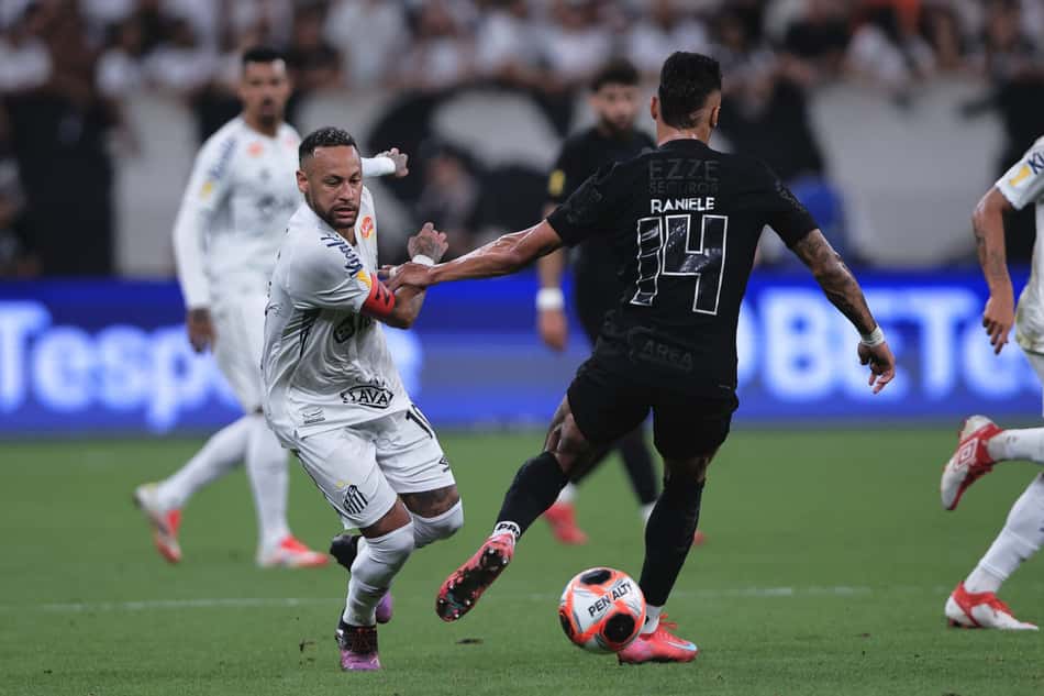 Confira o retrospecto de Neymar em decisões contra o Corinthians
