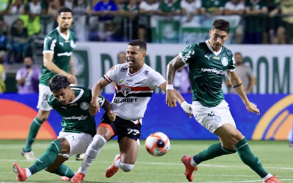 Palmeiras x São Paulo: um duelo de estratégias opostas no mercado de transferências