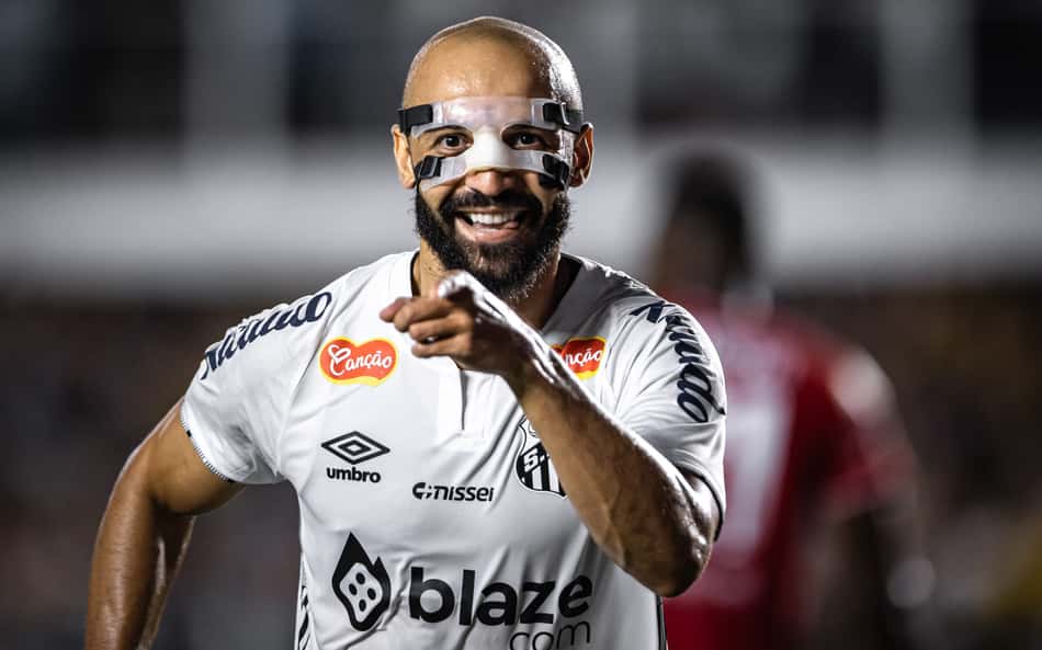 Vai ter Lei do Ex? Thaciano, do Santos, reencontra Bahia no Brasileirão