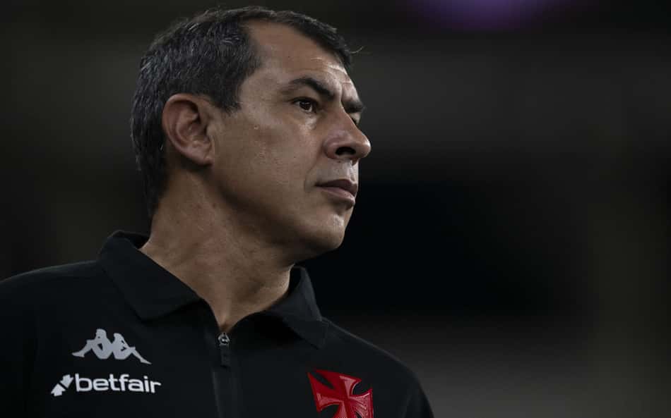 Carille exalta vitória do Vasco, mas mira decisão contra o Flamengo: 'Ter inteligência'