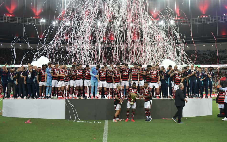 Domingo de decisões tem Flamengo e Inter campeões, e Corinthians em vantagem