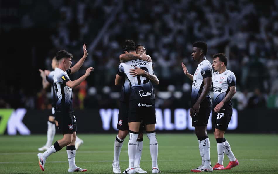 Técnico do Corinthians, Ramón Díaz projeta volta contra o Palmeiras: 'Confiança'