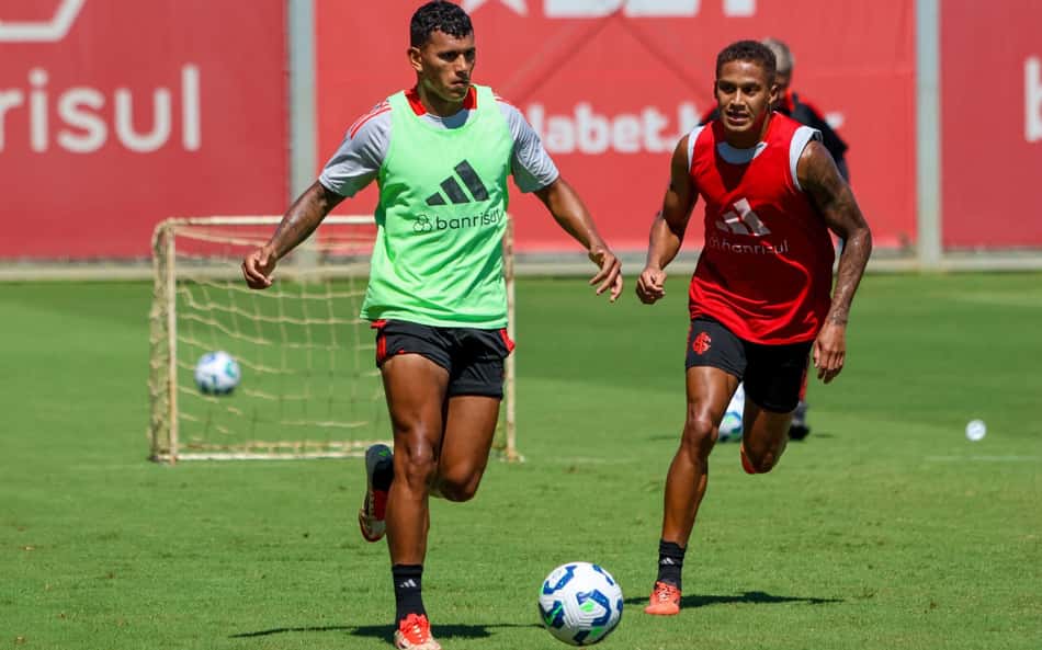 Internacional encontra dificuldades para achar lateral-direito