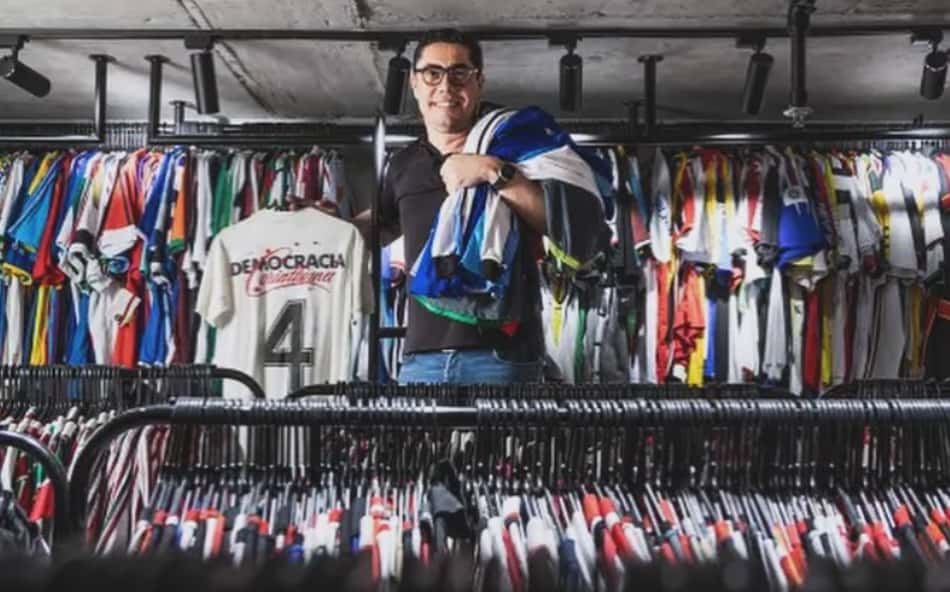 Alambrado Convida: evento reúne colecionadores de camisa e amantes de futebol