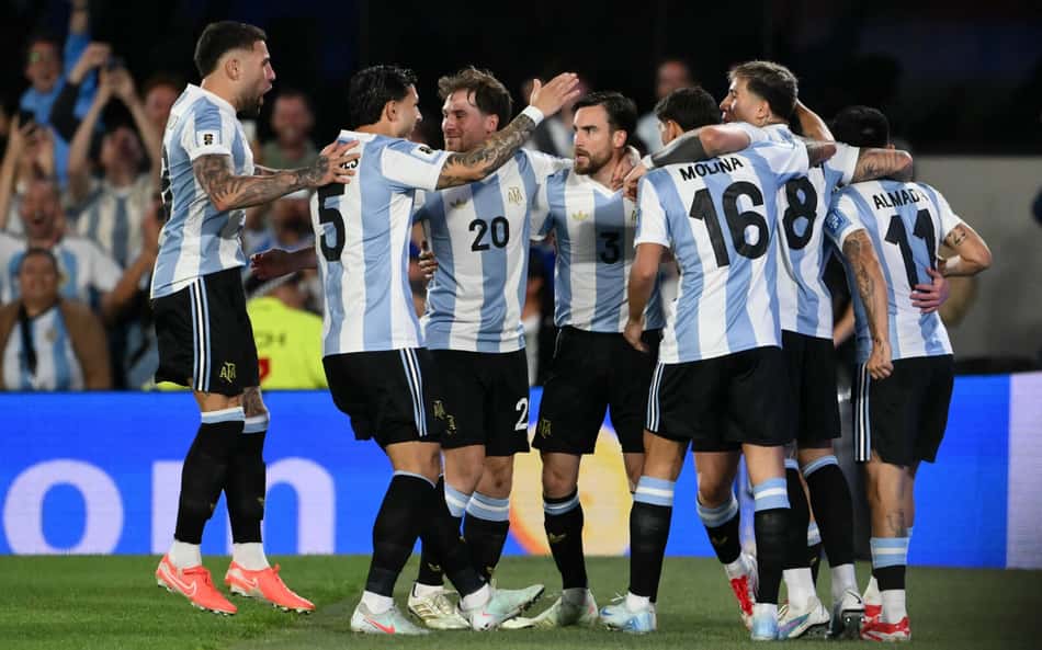 Atuação de Arana em jogo da Seleção é criticada nas redes sociais