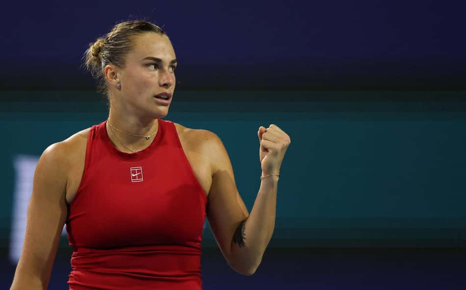 Sabalenka mantém freguesia contra Zheng e vai à semifinal em Miami