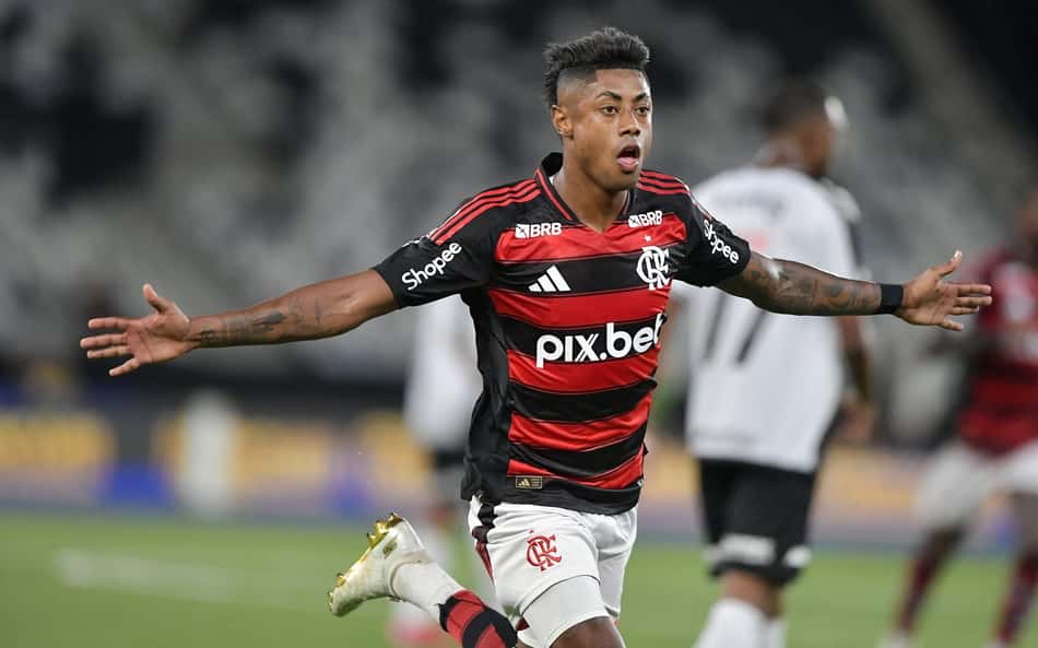 Vegetti diz que Bruno Henrique 'chuta mal' em gol; jogador do Flamengo responde