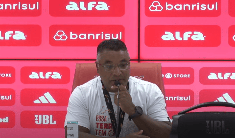 Roger Machado em coletiva após título do Gauchão