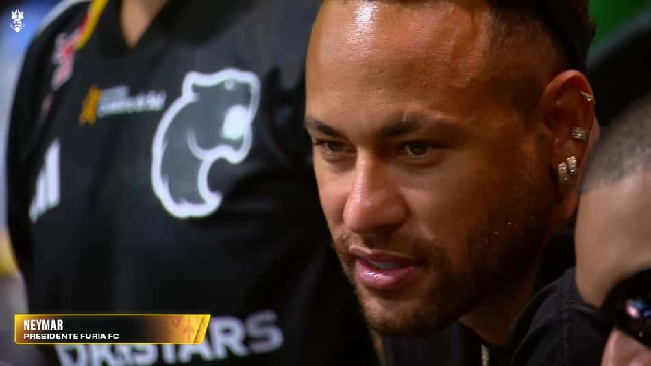 Neymar acompanha partida da Kings League (Foto: Reprodução/PodPah)