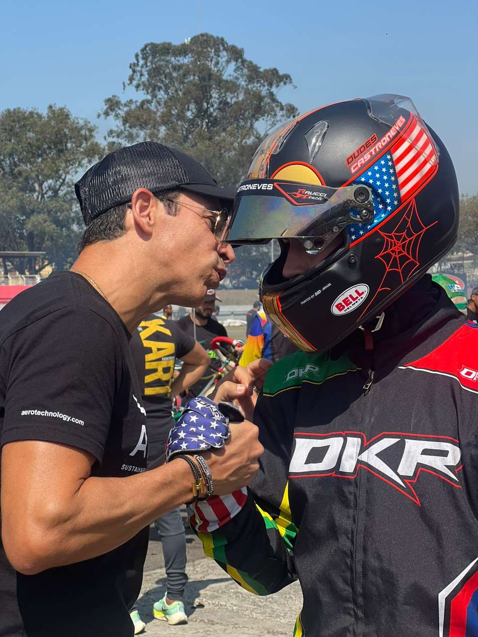 Castroneves e o sobrinho Dudes no kartódromo de Interlagos_Divulgação4