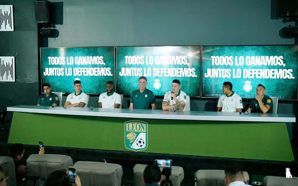 Coletiva-de-imprensa-Leon-aspect-ratio-512-320