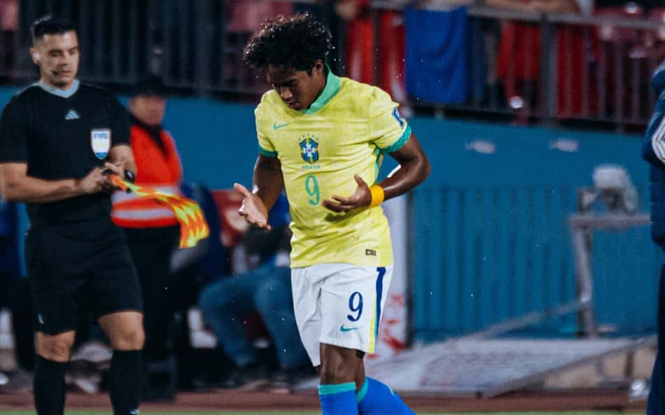 Web comemora convocação de Endrick no lugar de Neymar: 'Certo por linhas tortas'