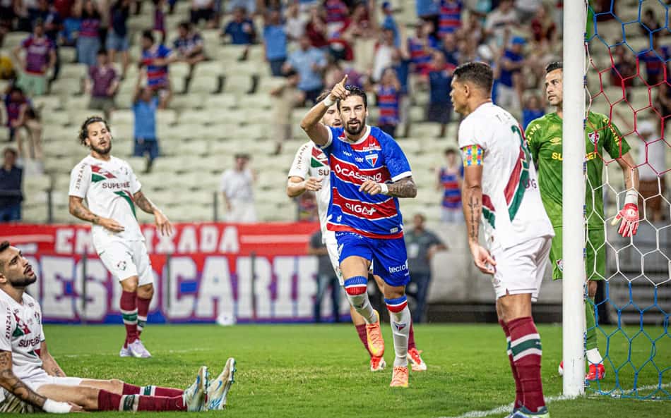 Lucero manda recado após vitória do Fortaleza sobre o Fluminense