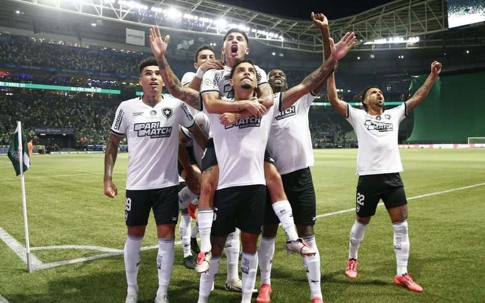 Torcedores se rendem a titular do Botafogo: 'Nível Ronaldo Nazário'