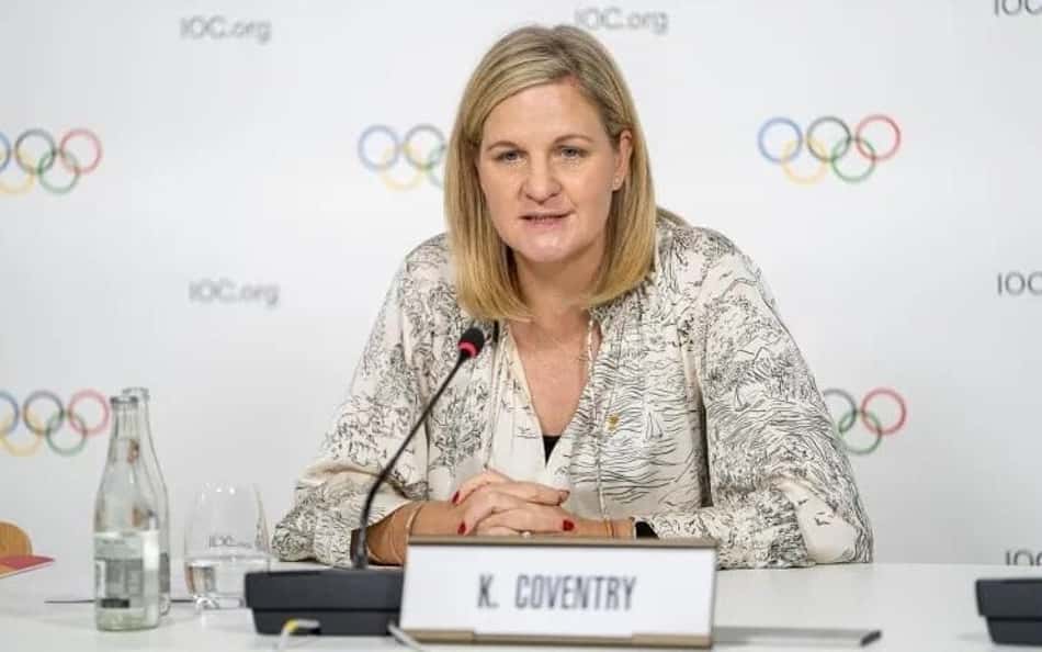 Nova presidente do COI, Kirsty Coventry foi campeã de natação por clube brasileiro