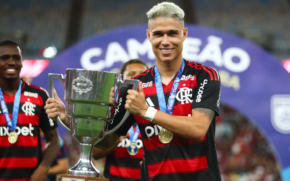 Luiz Araújo projeta estreias do Flamengo no Brasileirão e na Libertadores