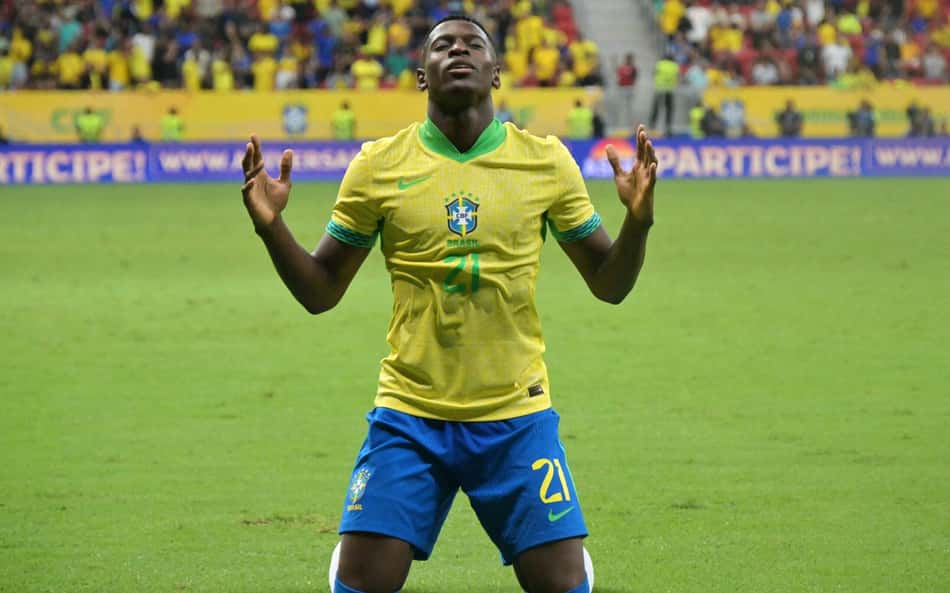 Campeões pelo Botafogo, Luiz Henrique, Almada e Adryelson marcam no mesmo dia