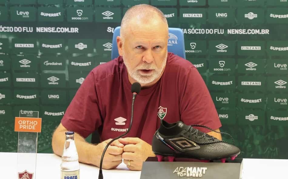 Leitura labial revela detalhes da discussão entre Luiz Araújo e Mano no Fla-Flu