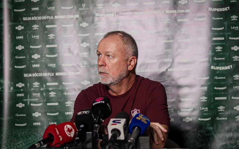 Técnico do Fluminense, Mano manda recado para arbitragem antes de final contra o Flamengo