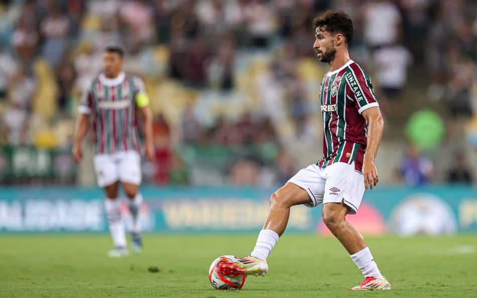 Titular do Fluminense renova contrato até 2027
