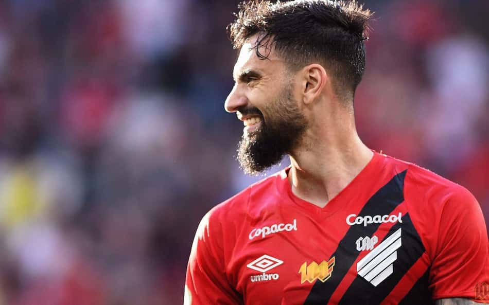 Botafogo confirma contratação de atacante uruguaio