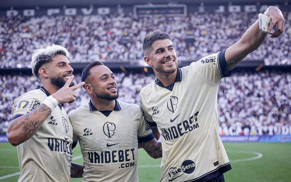Atacante ex-Corinthians diz ser difícil jogar no clube e dispara contra Ramón: 'Não tinha relação boa'