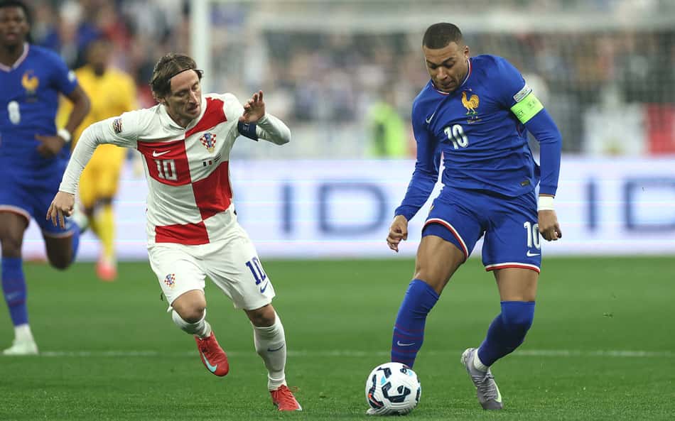 Técnico da França rasga elogios a Mbappé: 'Foi um líder'