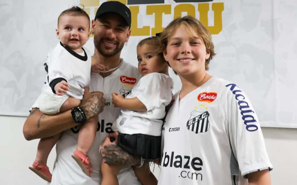 Neymar divulga foto inédita de sua filha Helena; veja