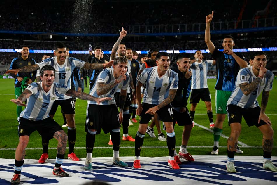 Paredes e De Paul celebram vitória da Argentina sobre o Raphinha e dão resposta à Raphinha