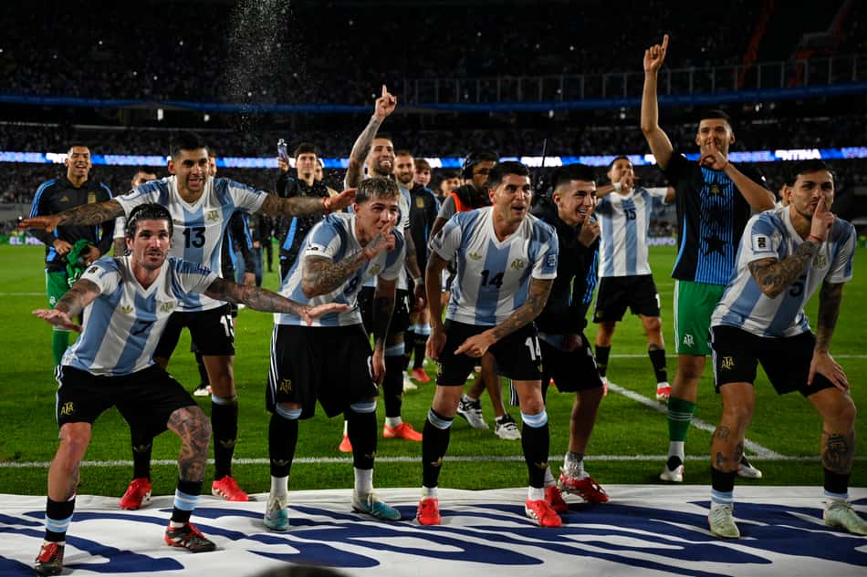 Paredes e De Paul celebram vitória da Argentina sobre o Raphinha e dão resposta à Raphinha