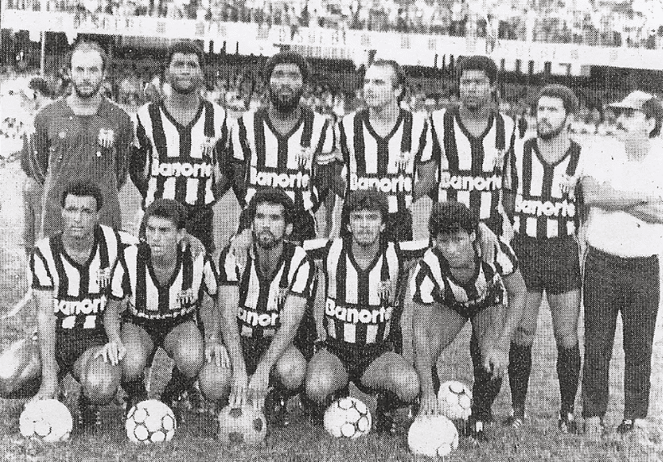 Time do Central (PE) se reúne antes de partida pelo Brasileiro de 1986 Foto: Assessoria / Central