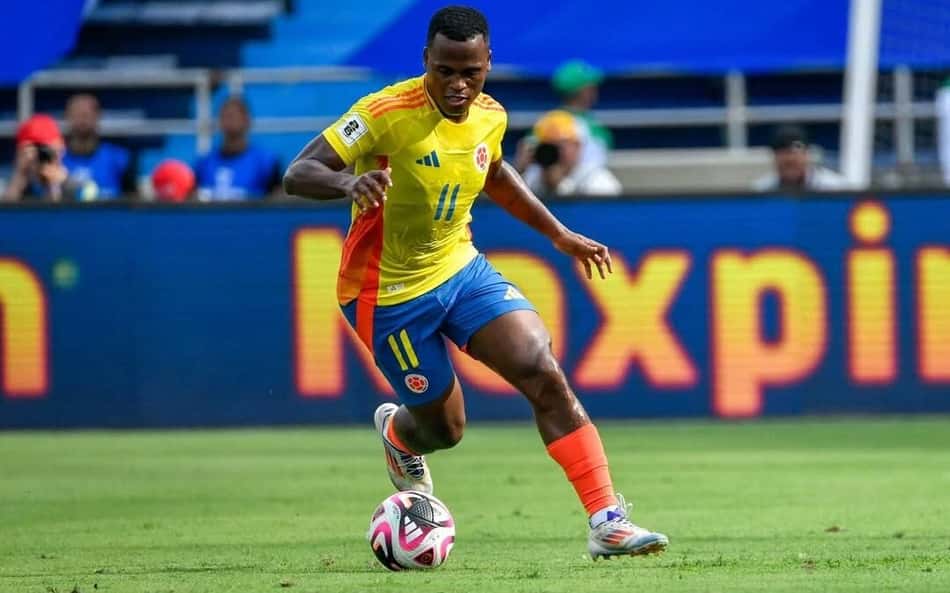 Jogadores do Fluminense entram em campo pelas Eliminatórias da Copa do Mundo