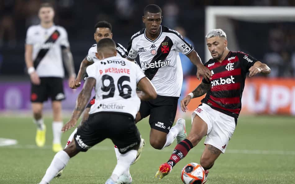 Melhores momentos: Flamengo vence Vasco com gol de Bruno Henrique na semifinal do Carioca
