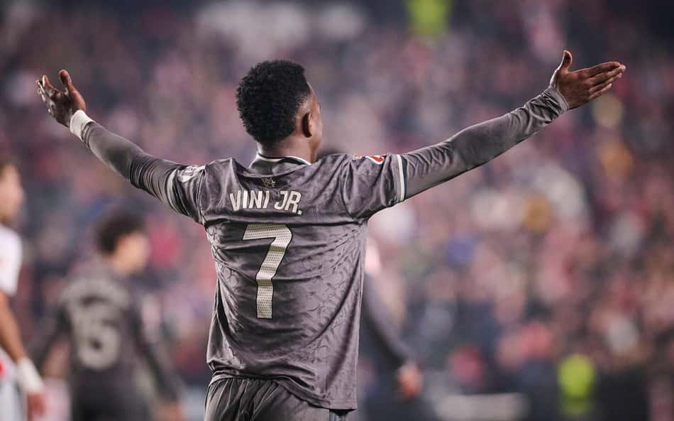 Vini Jr é alvo de cântico racista por torcedores do Atlético de Madrid: 'Chimpanzé'