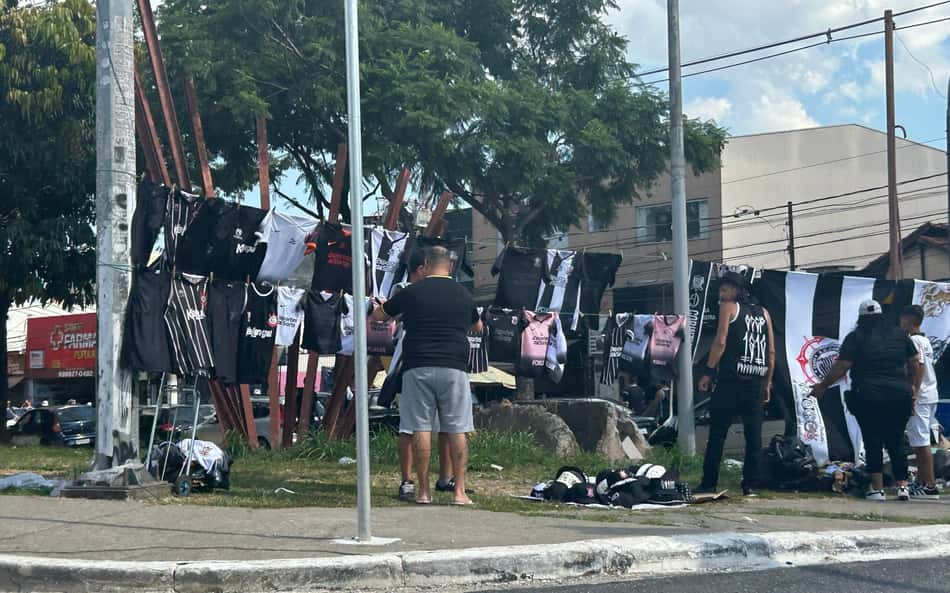 Torcedores divergem sobre Ramón e evitam Neymar antes de Corinthians e Santos