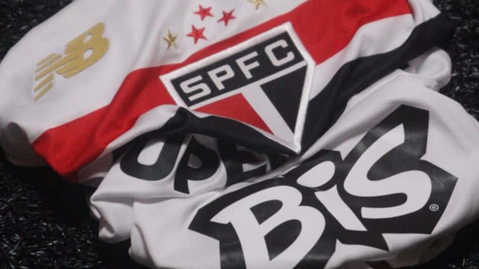 São Paulo fechou com a marca Bis, da Mondelez, para o time feminino.