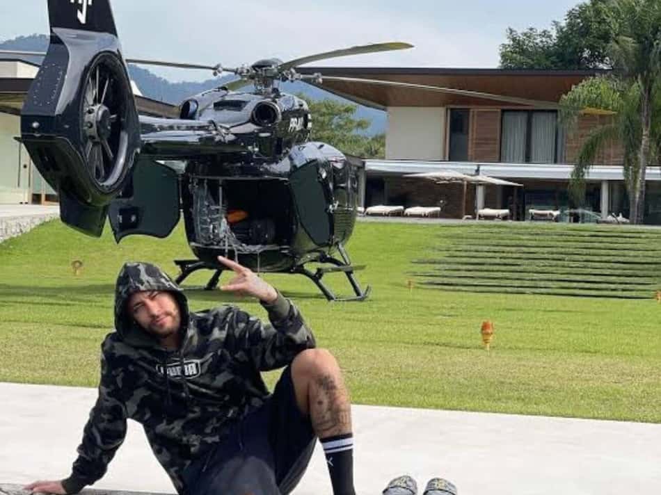 Neymar e seu helicóptero. (Foto: Reprodução/X)
