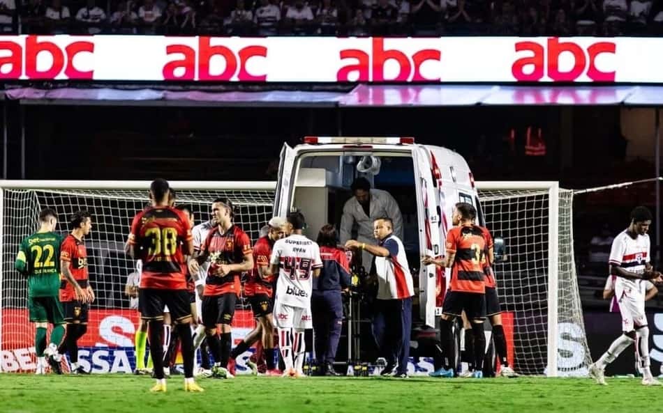 Sport atualiza estado clínico de lateral que deixou gramado de ambulância contra o São Paulo