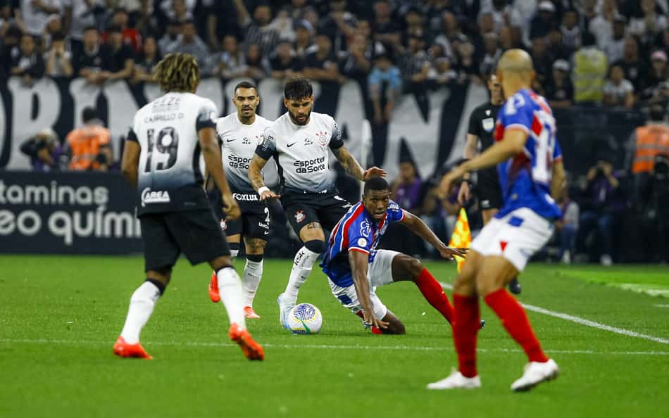 Bahia x Corinthians: onde assistir, horário e escalações do jogo pelo Brasileirão