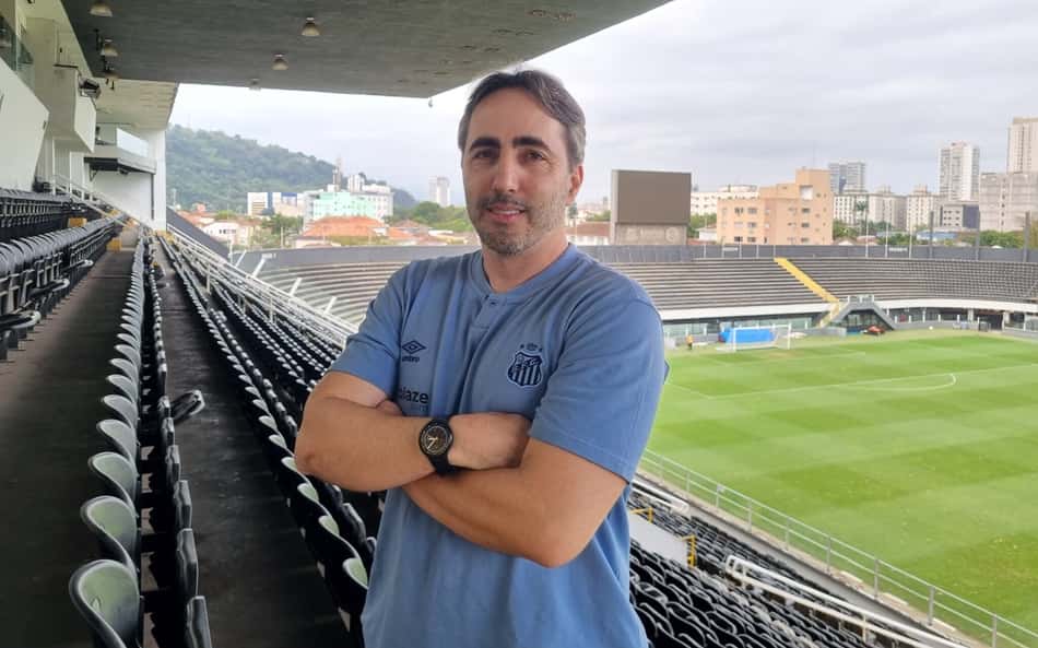 Técnico do sub-20 pede demissão do Santos