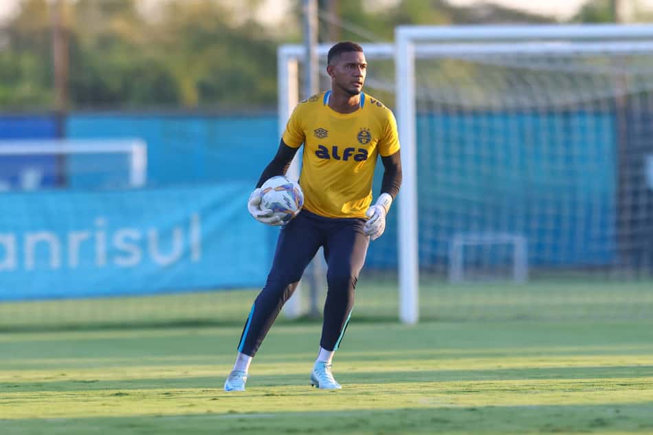 Adriel em treinamento do Grêmio no CT Luiz Carvalho. (Foto: Rodrigo Fatturi/Grêmio FBPA)