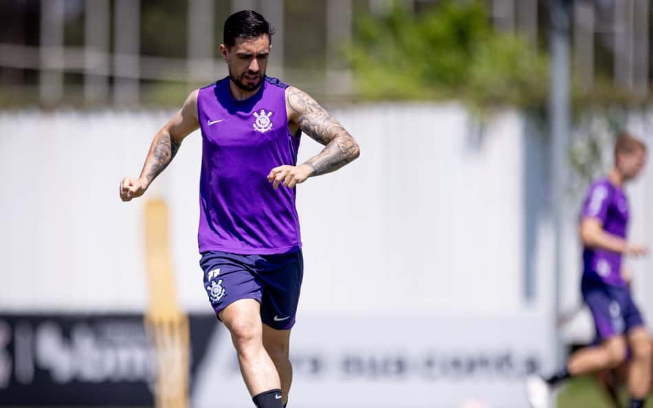 Meia treina com bola, e Ramón Díaz espera Corinthians completo na final