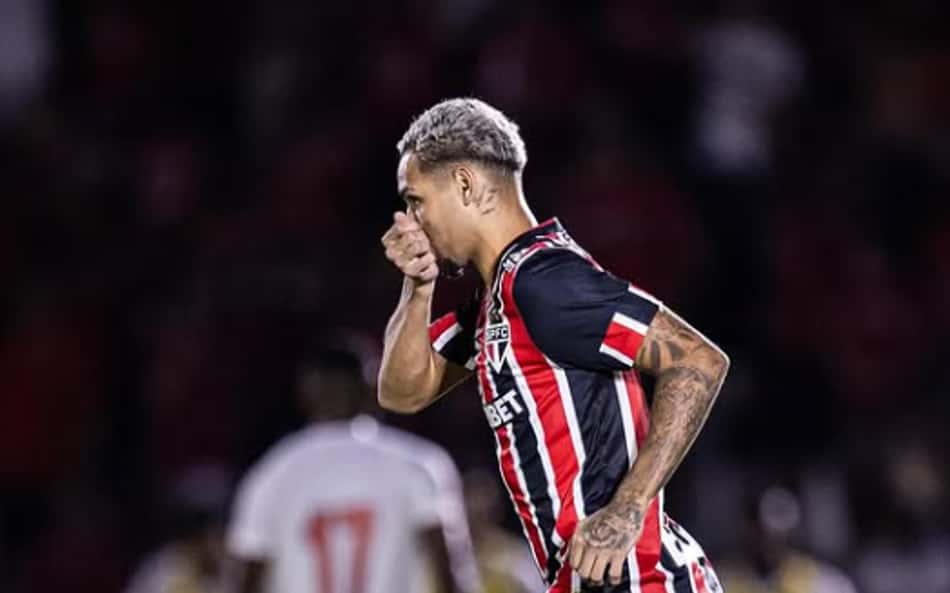 São Paulo fecha acordo de renovação com promessa