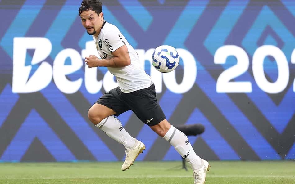 Estreia sem gol no Brasileirão mostra que Botafogo sente falta do ataque estelar