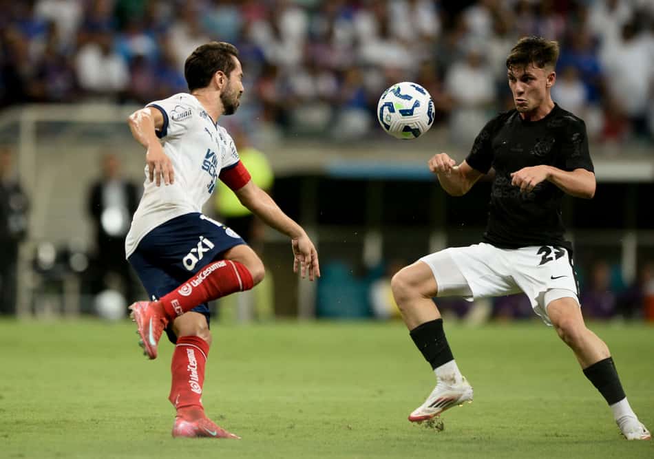 Everton Ribeiro e Breno Bidon - Bahia x Corinthians - Brasileirão