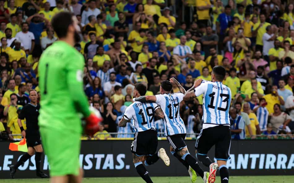 Caos na arquibancada e fim de escrita: relembre a última 'guerra' entre Brasil e Argentina