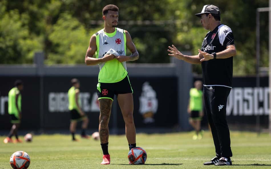 João Victor revela problema do Vasco no início da temporada: 'Me incomodava'