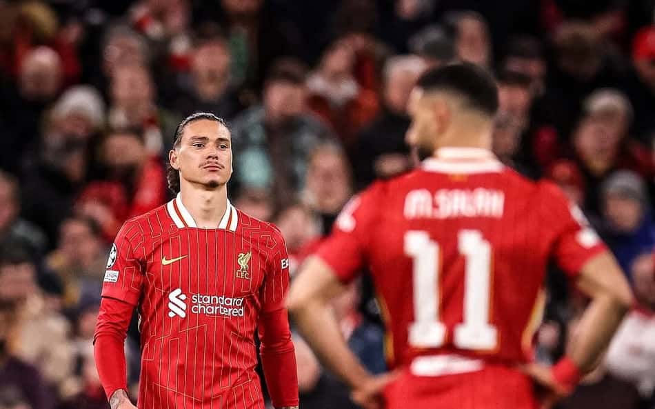 Michael Owen, ídolo do Liverpool, não vê Darwin Núñez no clube e propõe troca